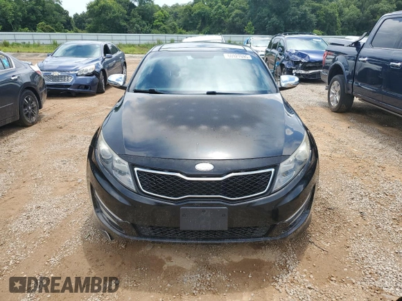 2013 Kia Optima SX z VIN 5XXGR4A65DG215196, wystawiony jako Copart lot #60927695 z przebiegiem 73 164 mil mil oraz Czysty tytuł • Clean title. Historia ofert i sprzedaży dostępna na DreamBid. Obrazek 6.