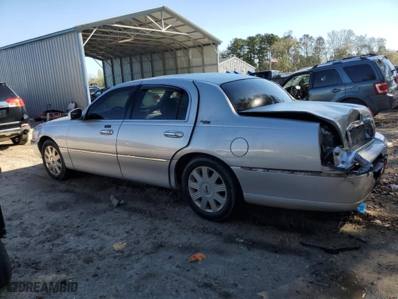 2005 Lincoln Town Car Signature Limited with VIN 1LNHM82W25Y628749, listed as a Copart auction lot 49269715 with NaN miles. Bid and sale history available at carsss.com. Image 2.