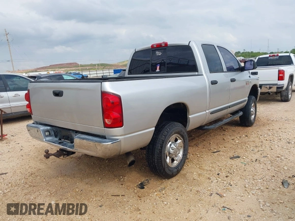 2007 Dodge Ram 2500 SLT with VIN 3D7KS28C67G740421, listed as a IAAI auction lot 42108076 with 402,925 mi miles. Bid and sale history available at carsss.com. Image 4.