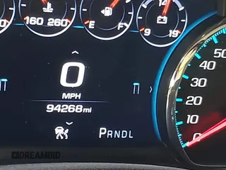 2018 GMC Yukon XL Denali z VIN 1GKS1HKJ6JR312495, wystawiony jako IAAI lot #42177446 z przebiegiem 94 268 mil mil oraz . Historia ofert i sprzedaży dostępna na DreamBid. Obrazek 7.