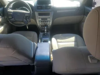 2010 Ford Fusion SE z VIN 3FAHP0HA6AR421918, wystawiony jako Copart lot #46276355 z przebiegiem 129 408 mil mil oraz Szkoda całkowita • Salvage title. Historia ofert i sprzedaży dostępna na DreamBid. Obrazek 8.