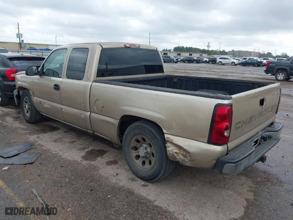 2005 Chevrolet Silverado 1500 Work Truck with VIN 1GCEC19X35Z172769, listed as a IAAI auction lot 41700065 with 304,723 mi miles. Bid and sale history available at carsss.com. Image 3.