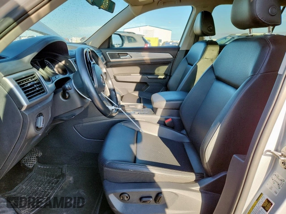 2018 Volkswagen Atlas SE with VIN 1V2CR2CA1JC527059, listed as a Copart auction lot 62957875 with 140,337 mi miles and Salvage title. Bid and sale history available at DreamBid. Image 7.