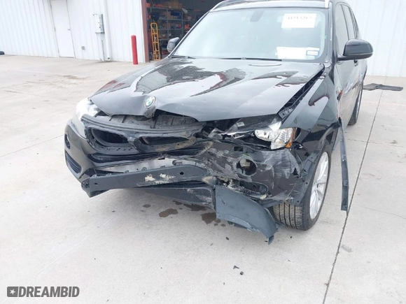 2017 BMW X3 sDrive28i with VIN 5UXWZ7C38H0V92806, listed as a IAAI auction lot 41513267 with 88,103 mi miles. Bid and sale history available at carsss.com. Image 6.