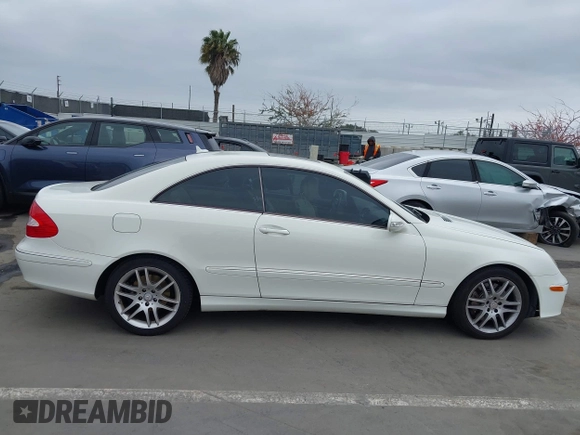 2008 Mercedes-Benz CLK 350 с VIN WDBTJ56H38F241787, выставлен на аукционе IAAI как лот 42184829 с пробегом 97 818 миль миль и . История ставок и продаж доступна на DreamBid. Изображение 13.