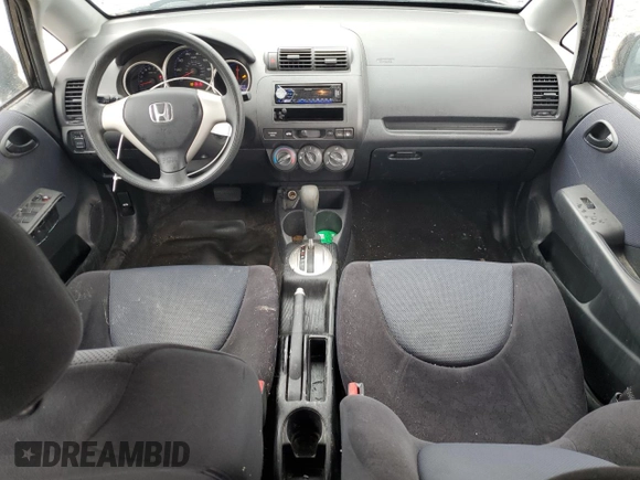 2008 Honda Fit with VIN JHMGD384X8S068090, listed as a Copart auction lot 61133985 with 177,729 mi miles and Clean title. Bid and sale history available at DreamBid. Image 8.
