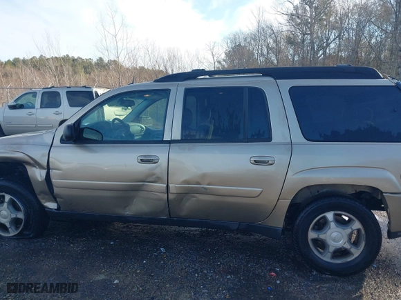 2005 Chevrolet TrailBlazer LS with VIN 1GNES16S356113516, listed as a IAAI auction lot 41395577 with 267,799 mi miles. Bid and sale history available at carsss.com. Image 14.