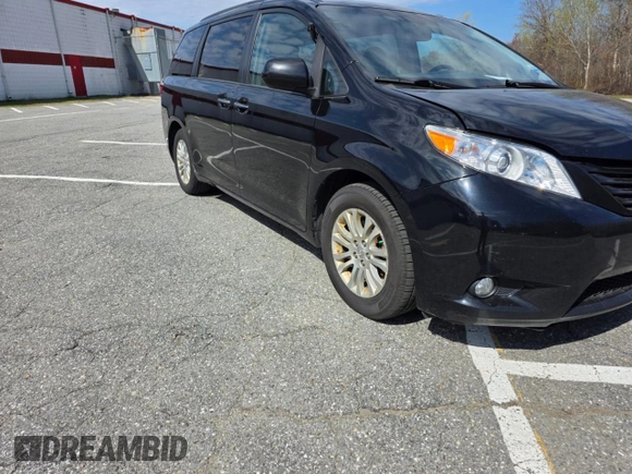 2015 Toyota Sienna XLE with VIN 5TDYK3DC2FS677415, listed as a Copart auction lot 54703175 with 275,971 mi miles and Clean Title. Bid and sale history available at carsss.com. Image 1.