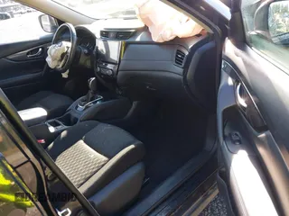 2017 Nissan Rogue SV with VIN KNMAT2MT4HP568220, listed as a IAAI auction lot 41883086 with 98,450 mi miles. Bid and sale history available at carsss.com. Image 5.