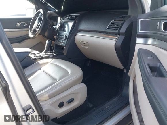 2019 Ford Explorer XLT z VIN 1FM5K7D84KGA60538, wystawiony jako IAAI lot #42603310 z przebiegiem 134 221 mil mil oraz . Historia ofert i sprzedaży dostępna na DreamBid. Obrazek 5.