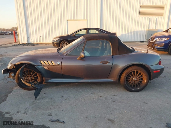 2001 BMW Z3 3.0i with VIN WBACN53491LL47379, listed as a IAAI auction lot 40872263 with 1 mi miles. Bid and sale history available at carsss.com. Image 14.