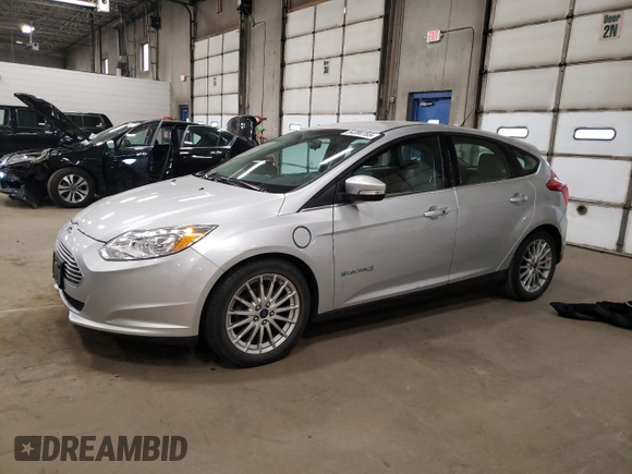 2014 Ford Focus Electric z VIN 1FADP3R4XEL330308, wystawiony jako Copart lot #54394165 z przebiegiem 82 423 mil mil oraz Tytuł czysty. Historia ofert i sprzedaży dostępna na DreamBid. Obrazek 1.
