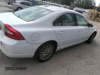 2007 Volvo S80 I6 with VIN YV1AS982871043203, listed as a IAAI auction lot 42150198 with 141,212 mi miles. Bid and sale history available at carsss.com. Image 4.