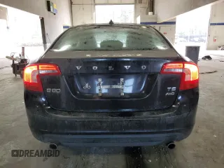 2012 Volvo S60 T6 z VIN YV1902FH6C2037945, wystawiony jako Copart lot #46753375 z przebiegiem 127 531 mil mil oraz Czysty tytuł • Clean title. Historia ofert i sprzedaży dostępna na DreamBid. Obrazek 6.