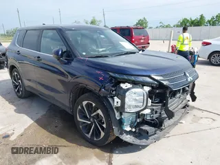 2022 Mitsubishi Outlander SE z VIN JA4J3UA82NZ089574, wystawiony jako IAAI lot #42080507 z przebiegiem 26 023 mil mil oraz . Historia ofert i sprzedaży dostępna na DreamBid. Obrazek 1.