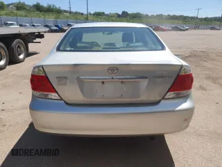 2006 Toyota Camry STD z VIN 4T1BE32K66U660454, wystawiony jako Copart lot #59991605 z przebiegiem 321 820 mil mil oraz Czysty tytuł • Clean title. Historia ofert i sprzedaży dostępna na DreamBid. Obrazek 6.