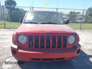 2008 Jeep Patriot Sport with VIN 1J8FT28W78D755732, listed as a IAAI auction lot 41767942 with 181,456 mi miles. Bid and sale history available at carsss.com. Image 6.