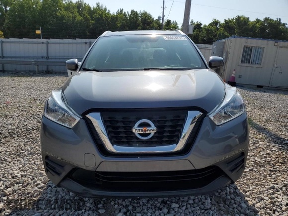2019 Nissan Kicks S z VIN 3N1CP5CU9KL492573, wystawiony jako Copart lot #59094675 z przebiegiem 40 196 mil mil oraz Szkoda całkowita • Salvage title. Historia ofert i sprzedaży dostępna na DreamBid. Obrazek 5.