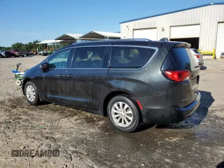2019 Chrysler Pacifica Touring L with VIN 2C4RC1BG8KR537514, listed as a Copart auction lot 57788625 with 129,346 mi miles and Salvage title. Bid and sale history available at DreamBid. Image 2.