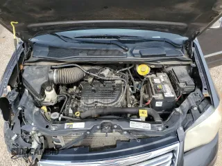 2015 Chrysler Town & Country Touring L z VIN 2C4RC1CG9FR522217, wystawiony jako Copart lot #58411175 z przebiegiem 218 149 mil mil oraz Szkoda całkowita • Salvage title. Historia ofert i sprzedaży dostępna na DreamBid. Obrazek 12.