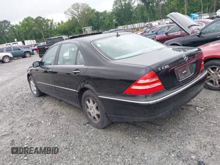 2000 Mercedes-Benz S 320/430/500 z VIN WDBNG70J4YA020596, wystawiony jako IAAI lot #42101357 z przebiegiem 168 571 mil mil oraz . Historia ofert i sprzedaży dostępna na DreamBid. Obrazek 3.