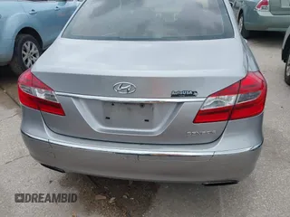 2013 Hyundai Genesis 3.8L with VIN KMHGC4DD1DU245412, listed as a IAAI auction lot 42133286 with 184,151 mi miles and . Bid and sale history available at DreamBid. Image 16.