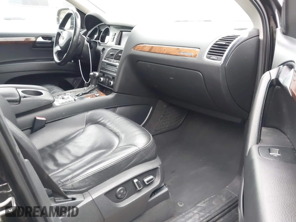 2014 Audi Q7 3.0T Premium Plus with VIN WA1LGAFE9ED021103, listed as a IAAI auction lot 42042495 with 186,446 mi miles. Bid and sale history available at carsss.com. Image 5.