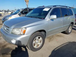 2007 Toyota Highlander with VIN JTEGD21A370167335, listed as a IAAI auction lot 41838715 with 328,281 mi miles. Bid and sale history available at carsss.com. Image 2.