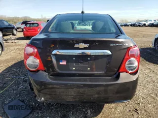 2015 Chevrolet Sonic LT z VIN 1G1JC5SH2F4200996, wystawiony jako Copart lot #53979965 z przebiegiem 129 200 mil mil oraz Szkoda całkowita • Salvage title. Historia ofert i sprzedaży dostępna na DreamBid. Obrazek 6.