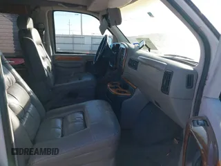 1998 GMC Savana Cargo Van YF7 with VIN 1GDFG15R3W1106752, listed as a IAAI auction lot 41728371 with 272,766 mi miles. Bid and sale history available at carsss.com. Image 5.