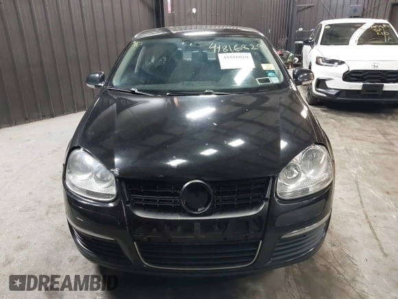 2010 Volkswagen Jetta SE z VIN 3VWRZ7AJ3AM157188, wystawiony jako IAAI lot #41816829 z przebiegiem 188 180 mil mil oraz . Historia ofert i sprzedaży dostępna na DreamBid. Obrazek 12.