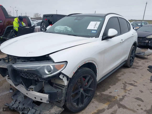 2018 Alfa Romeo Stelvio Ti Sport with VIN ZASFAKNN2J7B88396, listed as a IAAI auction lot 41446139 with 1 mi miles. Bid and sale history available at carsss.com. Image 18.