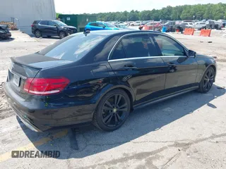 2014 Mercedes-Benz E 350 Sport z VIN WDDHF5KB3EA934741, wystawiony jako IAAI lot #42600302 z przebiegiem 143 894 mil mil oraz . Historia ofert i sprzedaży dostępna na DreamBid. Obrazek 4.