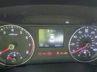 2020 Kia Forte GT-Line z VIN 3KPF34AD8LE164490, wystawiony jako IAAI lot #42066808 z przebiegiem 80 381 mil mil oraz . Historia ofert i sprzedaży dostępna na DreamBid. Obrazek 7.