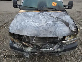 2001 Chevrolet Silverado 3500 LT with VIN 1GCJK331X1F171082, listed as a Copart auction lot 42096135 with 0 mi miles and Salvage Title. Bid and sale history available at carsss.com. Image 12.