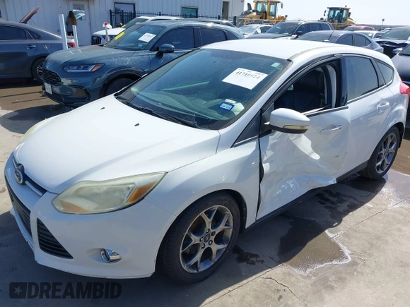 2013 Ford Focus SE with VIN 1FADP3K29DL157601, listed as a IAAI auction lot 41710924 with 177,729 mi miles. Bid and sale history available at carsss.com. Image 18.