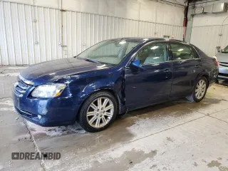 2006 Toyota Avalon XL z VIN 4T1BK36B36U139730, wystawiony jako Copart lot #57646545 z przebiegiem 287 662 mil mil oraz Nie do naprawy • Non repairable. Historia ofert i sprzedaży dostępna na DreamBid. Obrazek 1.