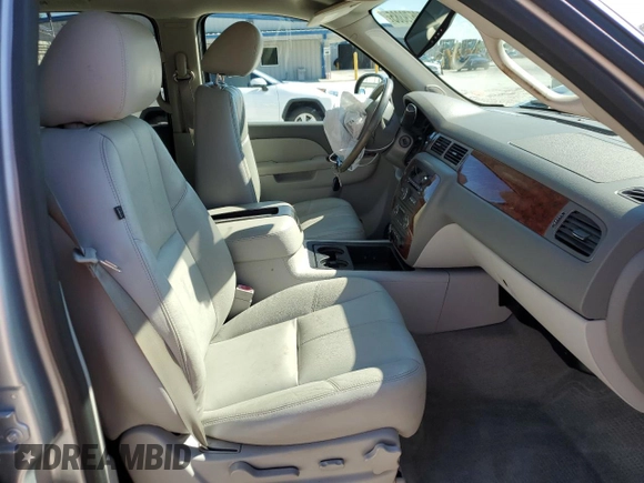 2013 Chevrolet Avalanche LT with VIN 3GNTKFE7XDG326137, listed as a Copart auction lot 50579385 with 116,985 mi miles and Salvage Title. Bid and sale history available at DreamBid. Image 7.