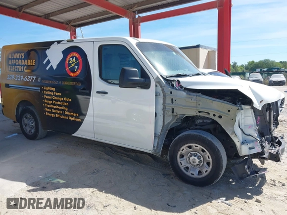2017 Nissan NV Cargo S z VIN 1N6BF0KM7HN808851, wystawiony jako IAAI lot #41853575 z przebiegiem 93 893 mil mil oraz . Historia ofert i sprzedaży dostępna na DreamBid. Obrazek 13.