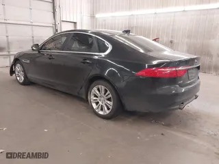 2016 Jaguar XF 35t Premium with VIN SAJBJ4BV4GCY22008, listed as a IAAI auction lot 41791072 with 111,439 mi miles. Bid and sale history available at carsss.com. Image 3.