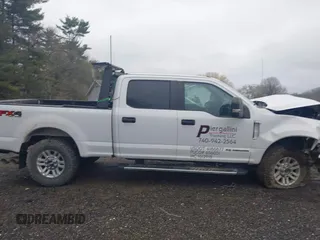 2017 Ford F-250 Lariat z VIN 1FT7W2BTXHEB47795, wystawiony jako IAAI lot #42010501 z przebiegiem 168 108 mil mil oraz . Historia ofert i sprzedaży dostępna na DreamBid. Obrazek 14.