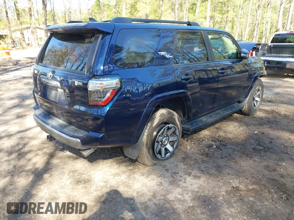 2021 Toyota 4Runner TRD Off Road Premium z VIN JTERU5JR3M5897552, wystawiony jako IAAI lot #41995904 z przebiegiem 90 097 mil mil oraz . Historia ofert i sprzedaży dostępna na DreamBid. Obrazek 4.