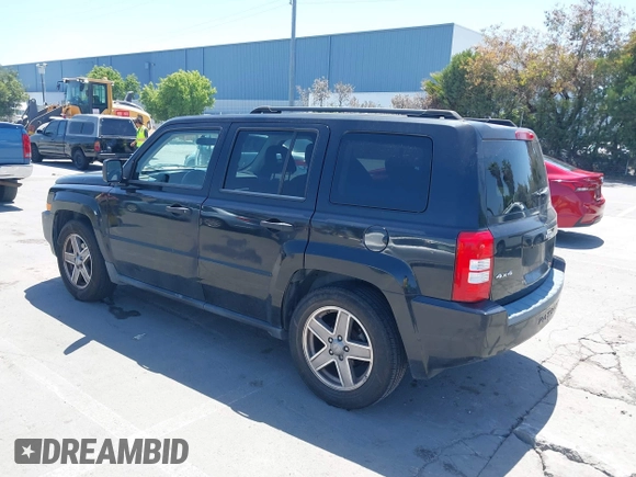 2008 Jeep Patriot Sport with VIN 1J8FF28W58D547405, listed as a IAAI auction lot 42201516 with 130,818 mi miles. Bid and sale history available at carsss.com. Image 3.