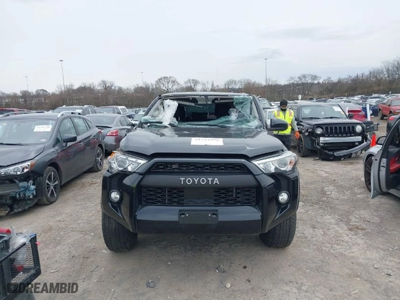 2020 Toyota 4Runner SR5 with VIN JTEBU5JRXL5787288, listed as a IAAI auction lot 41744998 with 92,062 mi miles. Bid and sale history available at carsss.com. Image 12.