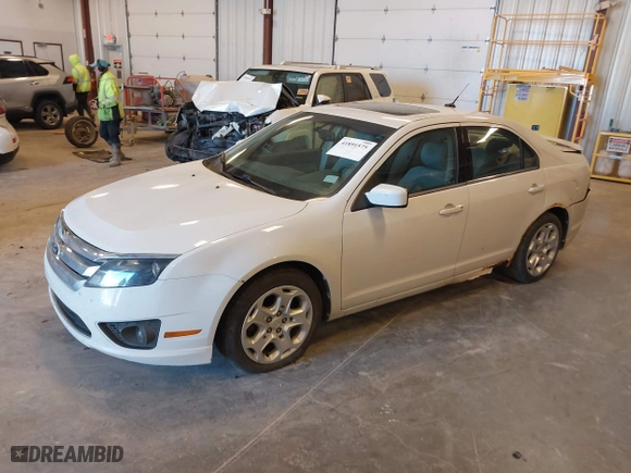 2010 Ford Fusion SE with VIN 3FAHP0HA8AR422679, listed as a IAAI auction lot 41891575 with 188,381 mi miles. Bid and sale history available at carsss.com. Image 2.