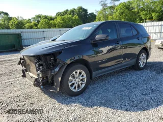 2020 Chevrolet Equinox LS z VIN 2GNAXSEV1L6202722, wystawiony jako Copart lot #52581785 z przebiegiem 62 940 mil mil oraz Szkoda całkowita • Salvage title. Historia ofert i sprzedaży dostępna na DreamBid. Obrazek 1.