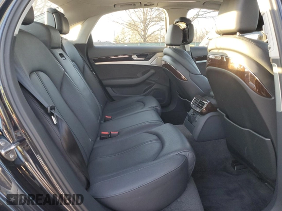 2015 Audi A8 z VIN WAUJGAFD4FN028750, wystawiony jako Copart lot #89099265 z przebiegiem 44 149 mil mil oraz Szkoda całkowita • Salvage title. Historia ofert i sprzedaży dostępna na DreamBid. Obrazek 10.