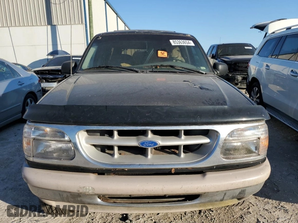1995 Ford Explorer Eddie Bauer с VIN 1FMDU34X0SUA91938, выставлен на аукционе Copart как лот 85363654 с пробегом 175 746 миль миль и Списание • Salvage title. История ставок и продаж доступна на DreamBid. Изображение 5.