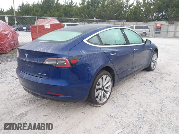 2018 Tesla Model 3 Long Range Battery z VIN 5YJ3E1EBXJF088444, wystawiony jako IAAI lot #42072860 z przebiegiem 46 063 mil mil oraz . Historia ofert i sprzedaży dostępna na DreamBid. Obrazek 4.