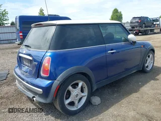 2003 MINI Hardtop z VIN WMWRC33483TC48109, wystawiony jako IAAI lot #42245601 z przebiegiem 100 738 mil mil oraz . Historia ofert i sprzedaży dostępna na DreamBid. Obrazek 4.